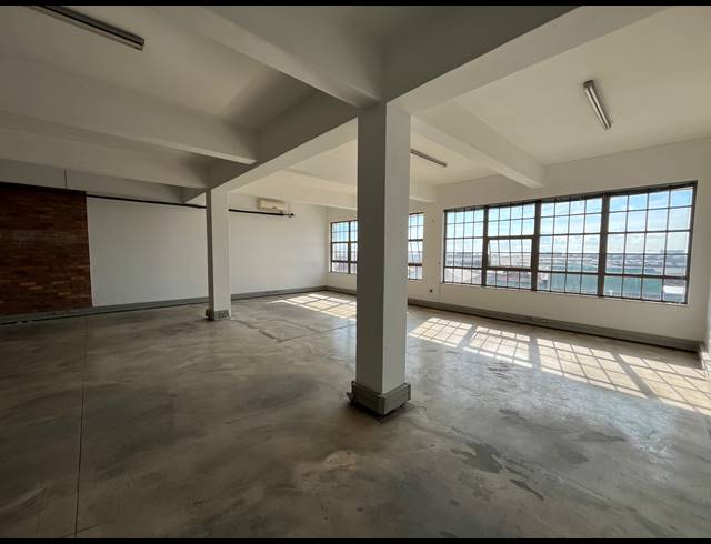 150M² BUSINESS TO LET IN WOODSTOCK